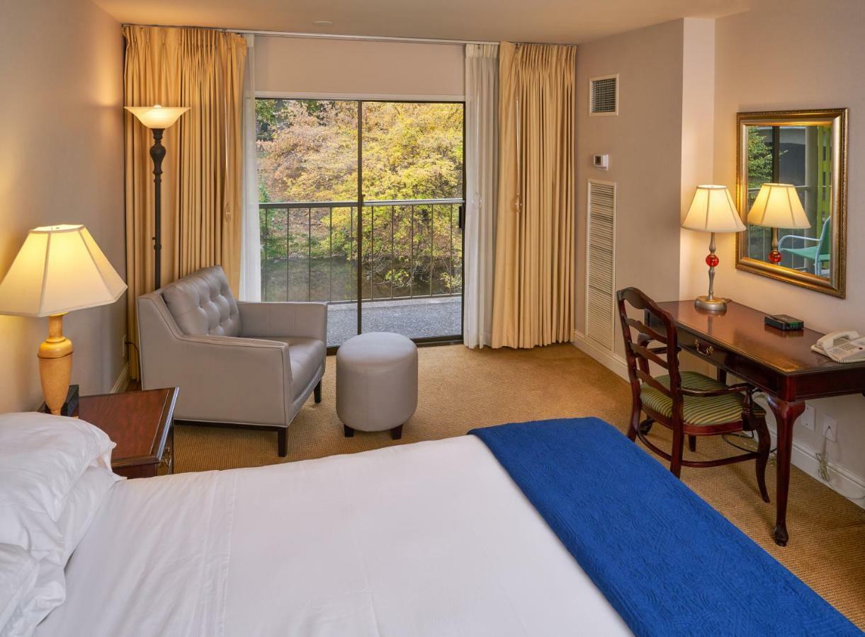 Inn At The Commons メドフォード エクステリア 写真